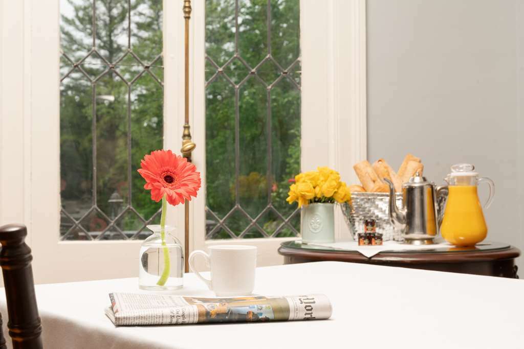 Seven Hills Inn 레녹스 레스토랑 사진